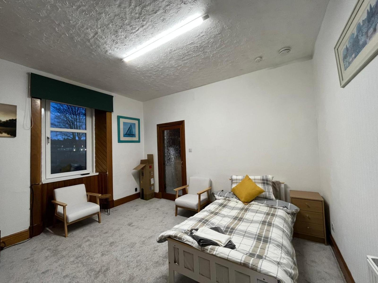 Glebe Street Apartment *