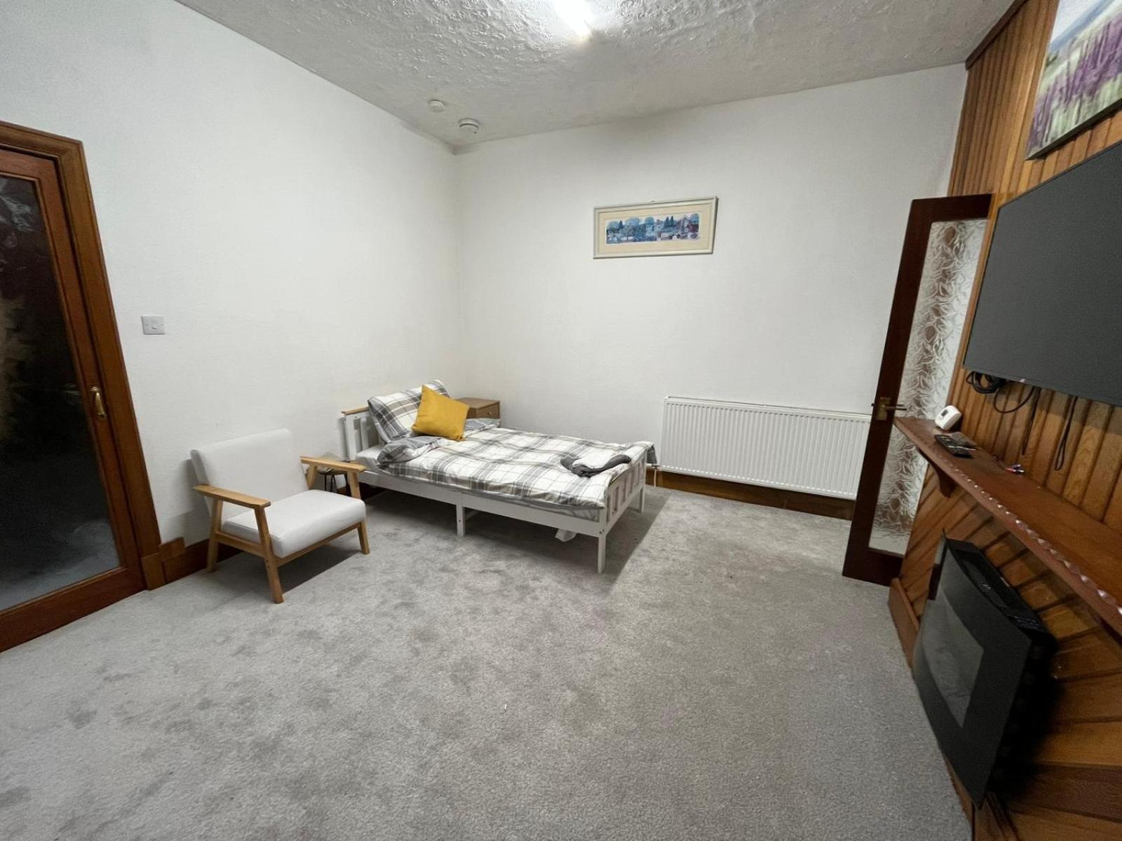 Glebe Street Apartment