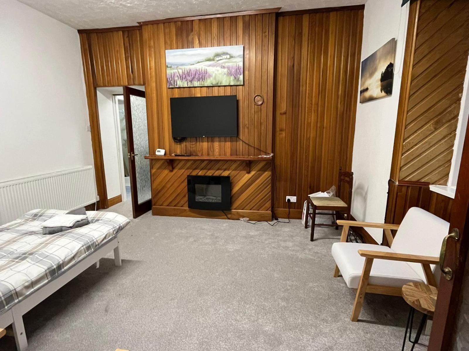 Glebe Street Apartment
